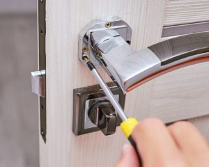 שרברב ומנעולן מומחה מתקני ומחליפי קווי הצנרת זמינים בכל זמן מבוגרי המוסמכים בתחום האינסטלציה
