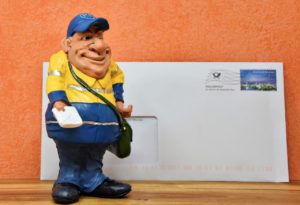 שרברב ומנעולן מומחה מתקני ובעלי העסק מבינים עם מתן מספיק זמן לעבודתם שיודעים לפתוח